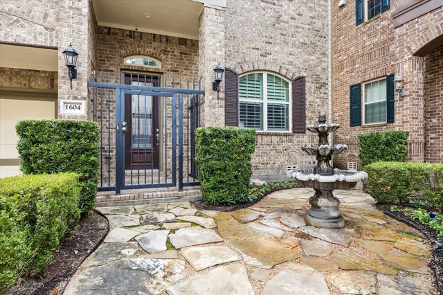$600,000 | 1604 West 24th Street, Houston, TX 77008