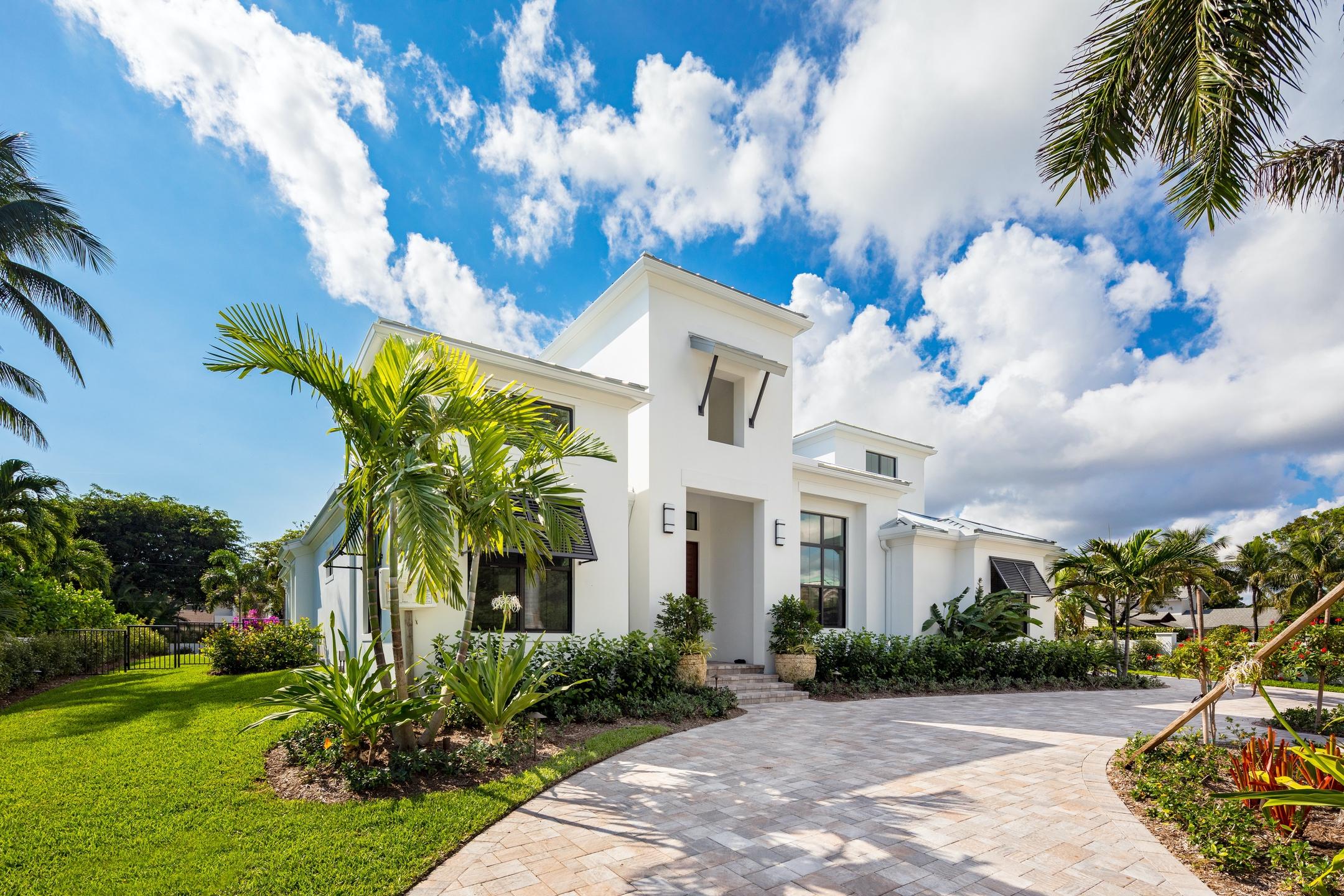 19 Hudson Avenue Ocean Ridge, FL 33435 - Photo 4 of 55 Front 2