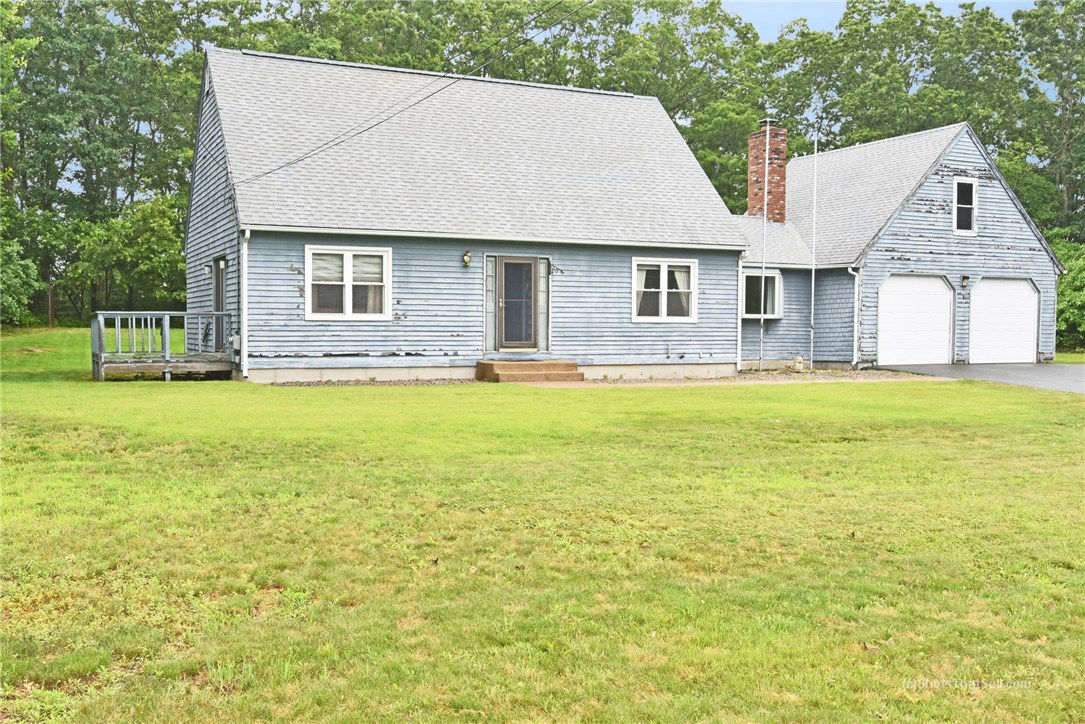 271 Crompton Road East Greenwich, RI 02818 - Photo 19 of 23 Front with side deck
