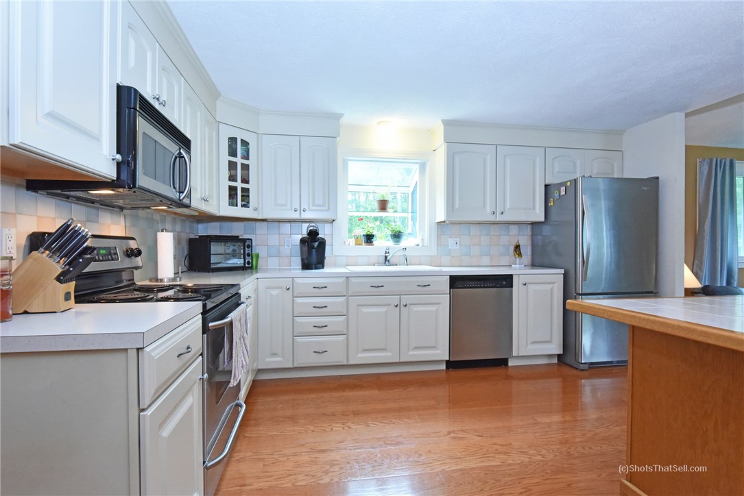 271 Crompton Road East Greenwich, RI 02818 - Photo 6 of 23 Kitchen with window and plenty of cabinets