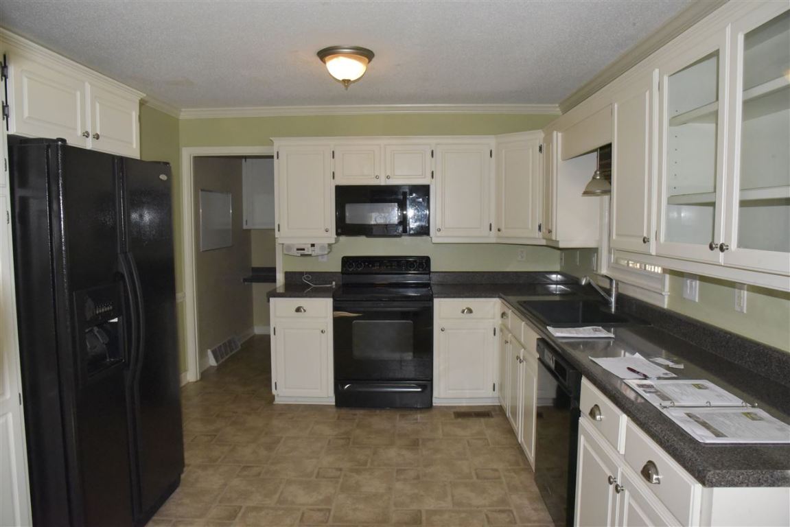 202 Kington Road Greenwood, SC 29649 - Photo 8 of 36 Gallery Image 8
