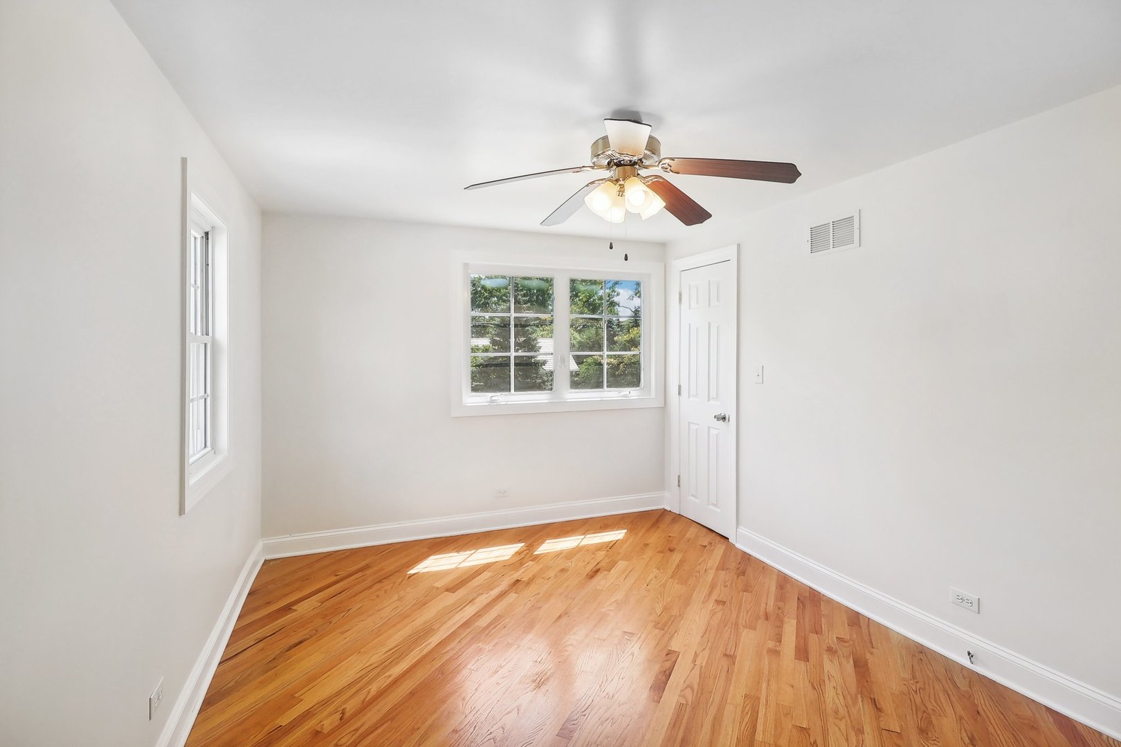 7320 Hamilton Avenue Burr Ridge, IL 60527 - Photo 34 of 56 Gallery Image 34