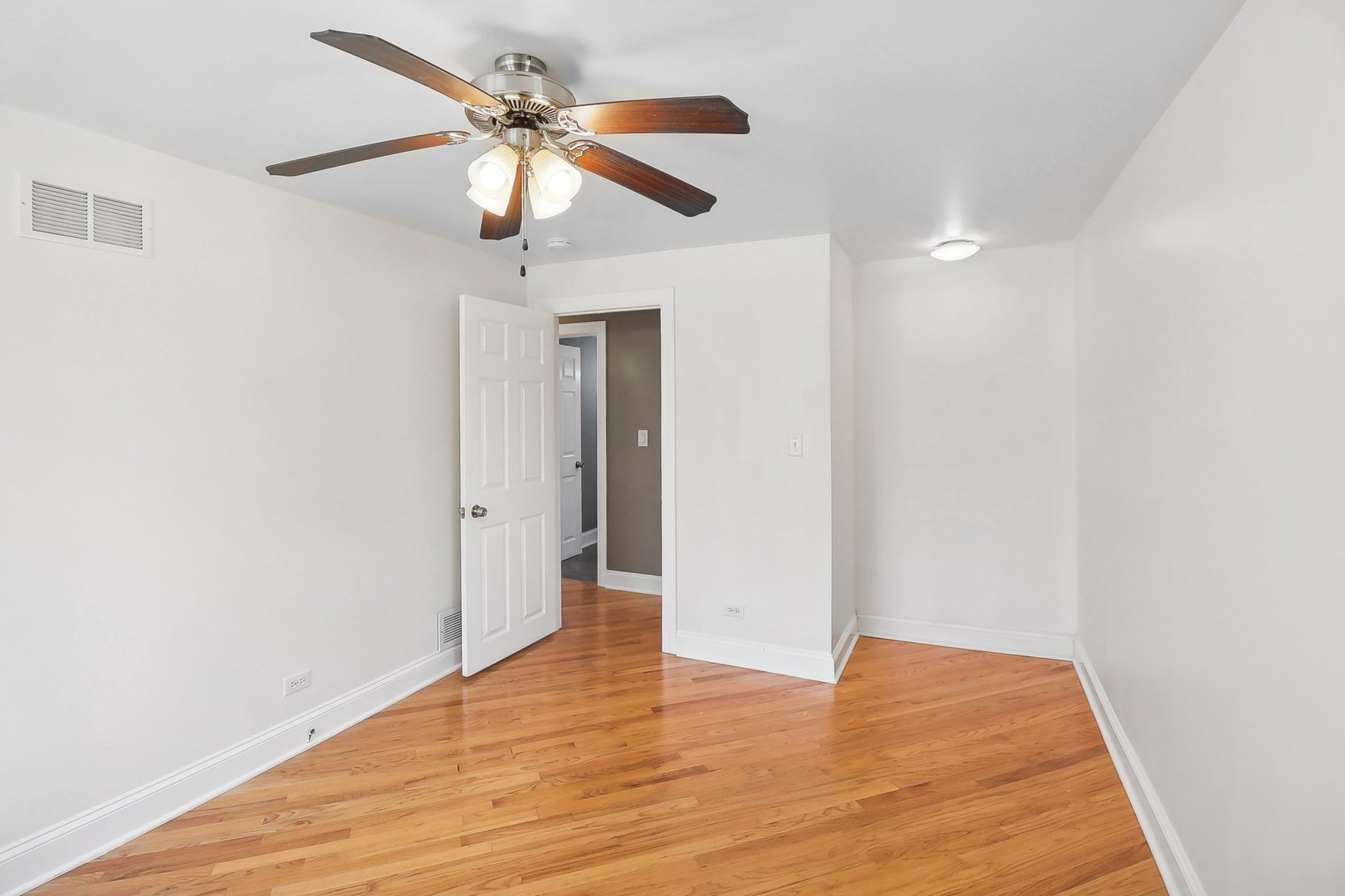 7320 Hamilton Avenue Burr Ridge, IL 60527 - Photo 36 of 56 Gallery Image 36