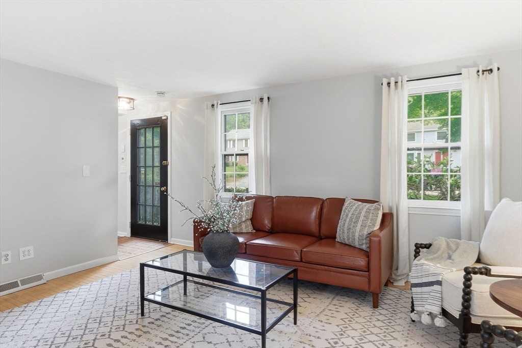 10 Arnold Road Framingham, MA 01701 - Photo 13 of 31 Gallery Image 13
