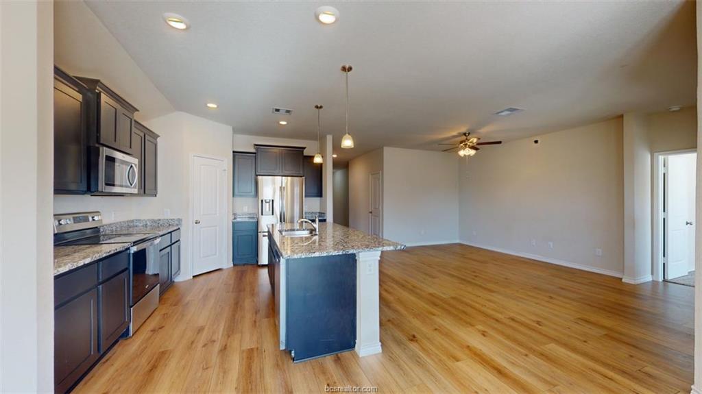5219 Montague Loop Bryan, TX 77807 - Photo 10 of 36