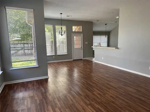 $1,975 | 1607 Bonnie Lea Lane, Fresno, TX 77545