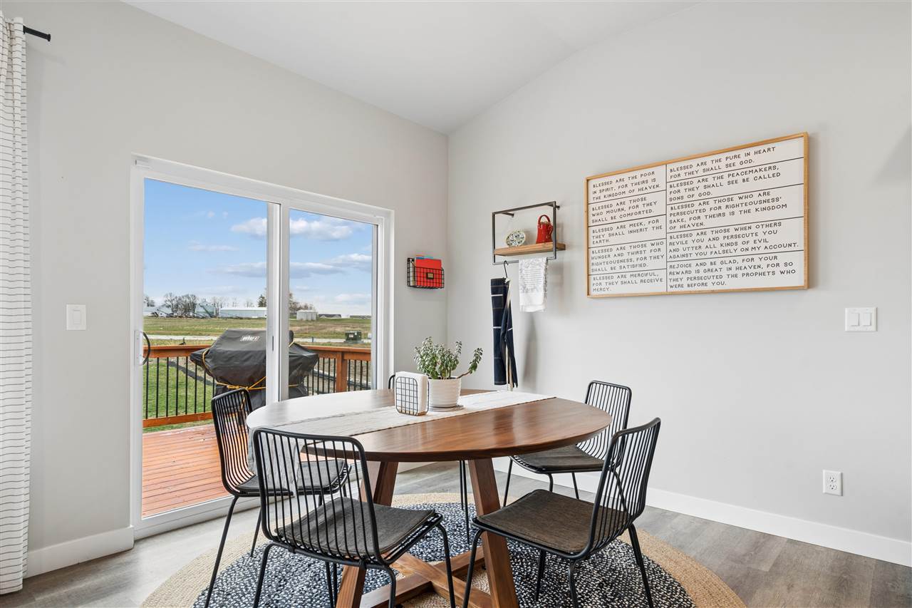 1018 High Rdg Trail Solon, IA 52333 - Photo 6 of 44 Gallery Image 6