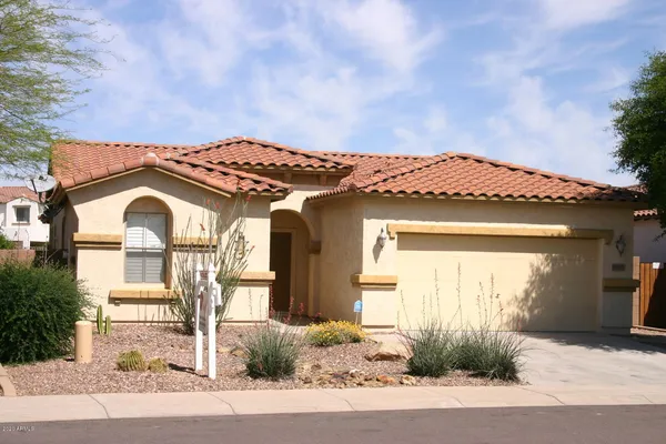 $1,900 | 17610 West Port Royale Lane, Surprise, AZ 85388