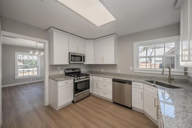 $594,900 | 100 Crestwood Drive, Fort Worth, TX 76107