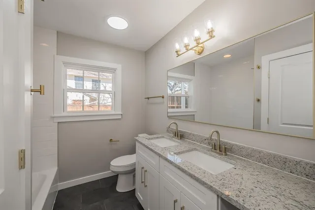 $594,900 | 100 Crestwood Drive, Fort Worth, TX 76107