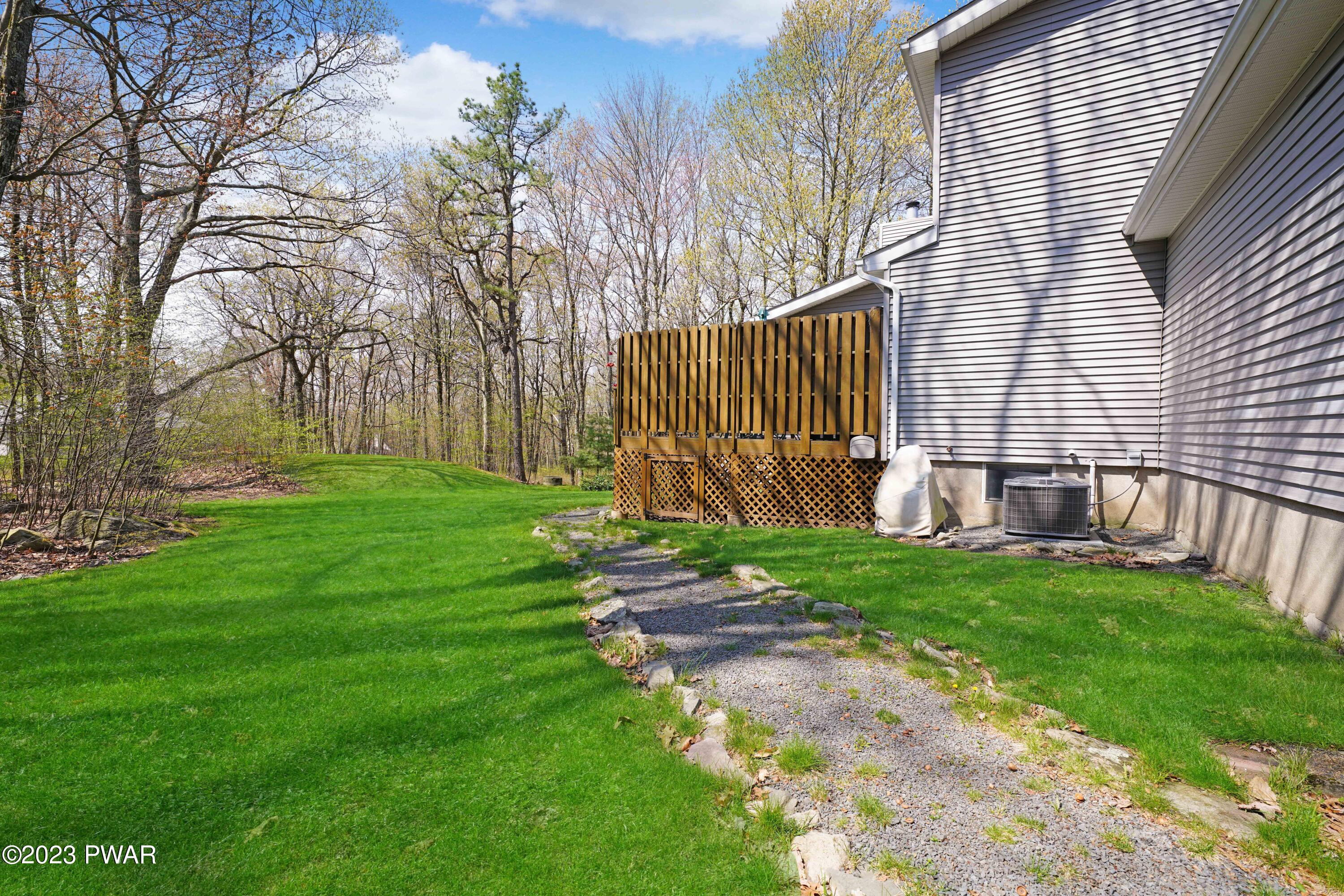 536 Maple Ridge Drive Hawley, PA 18428 - Photo 7 of 97 DSC08756
