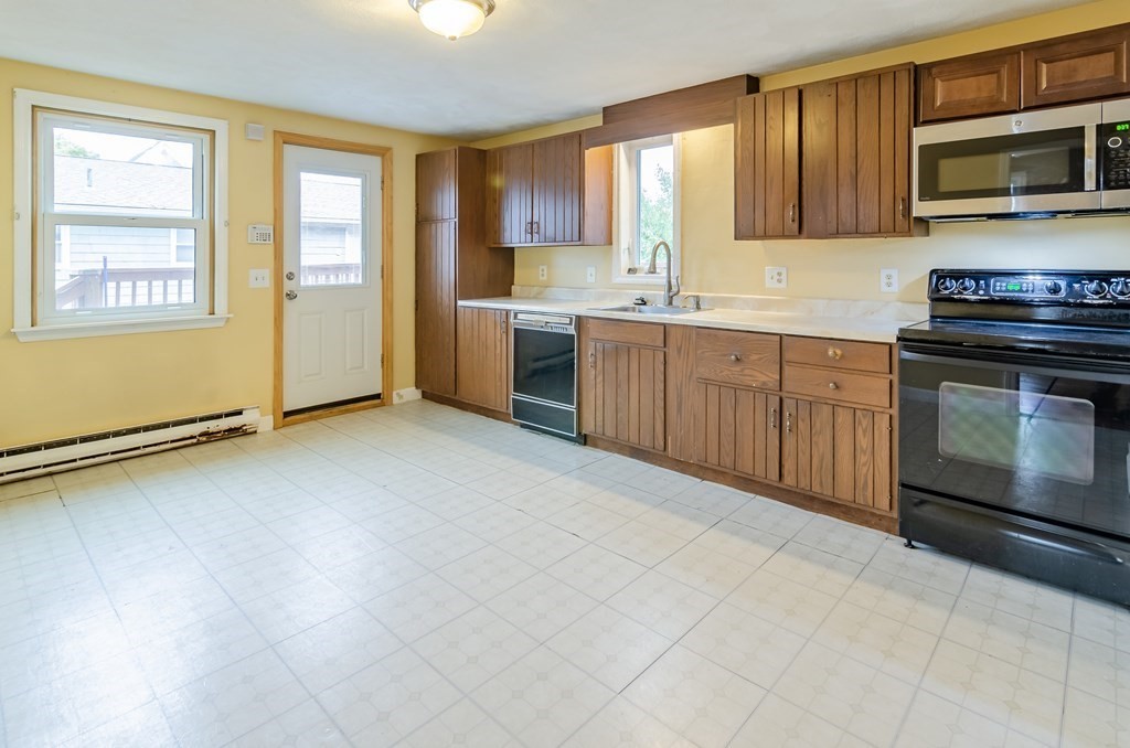 18 Rear Perkins Street, Unit 18 Peabody, MA 01960 - Photo 10 of 36 Gallery Image 10