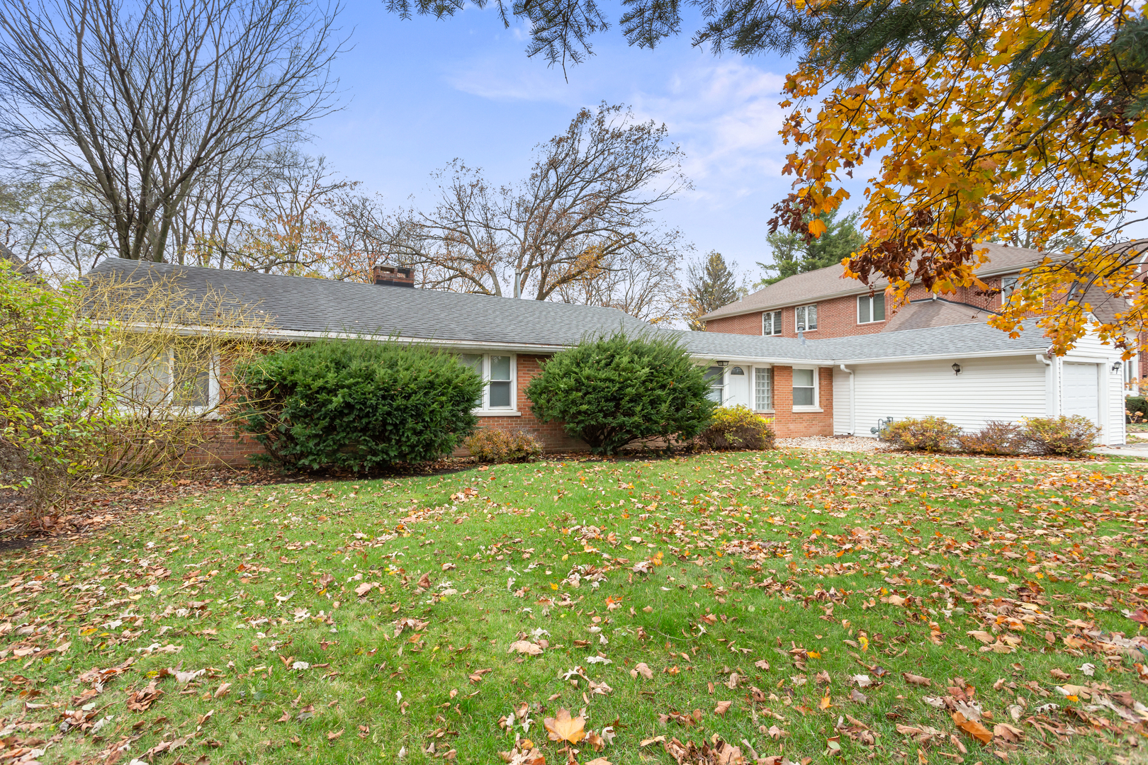 1456 Tyrell Avenue Park Ridge, IL 60068 - Photo 3 of 26 a front view of a house with a garden