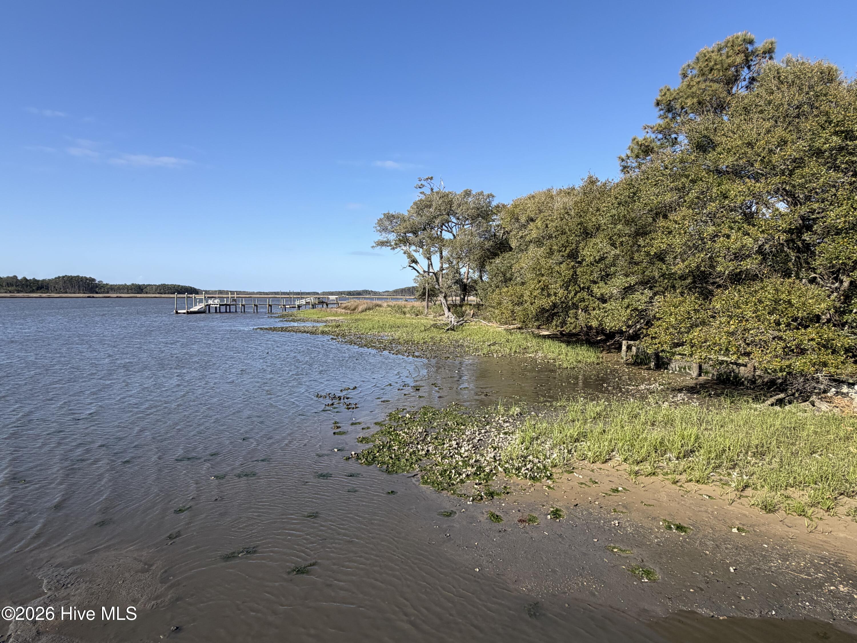 313 Pelican Harbor Road Beaufort, NC 28516 - Photo 2 of 5 IMG_0094