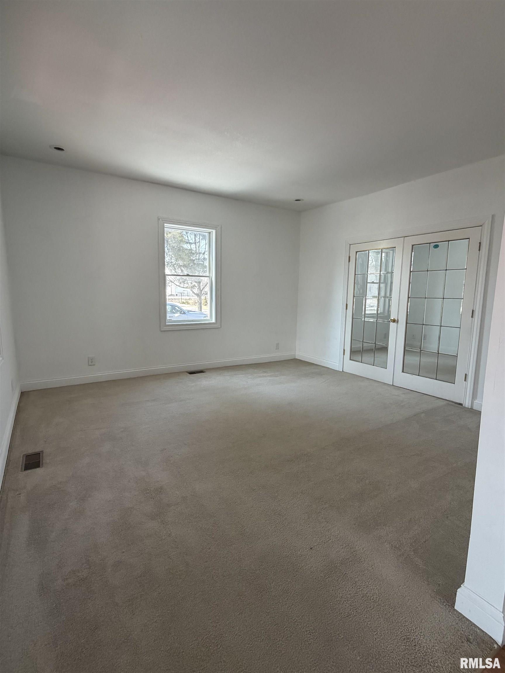121 East Court Street Farmington, IL 61531 - Photo 11 of 19