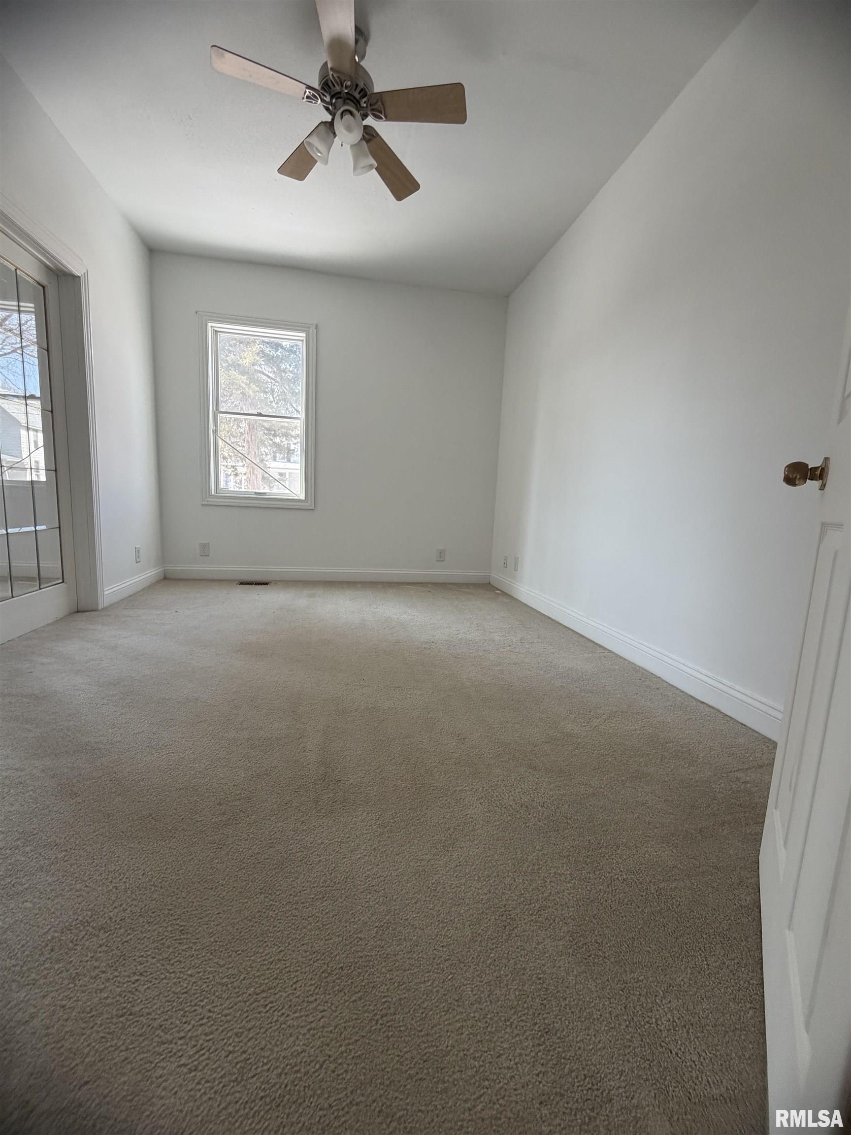 121 East Court Street Farmington, IL 61531 - Photo 15 of 21