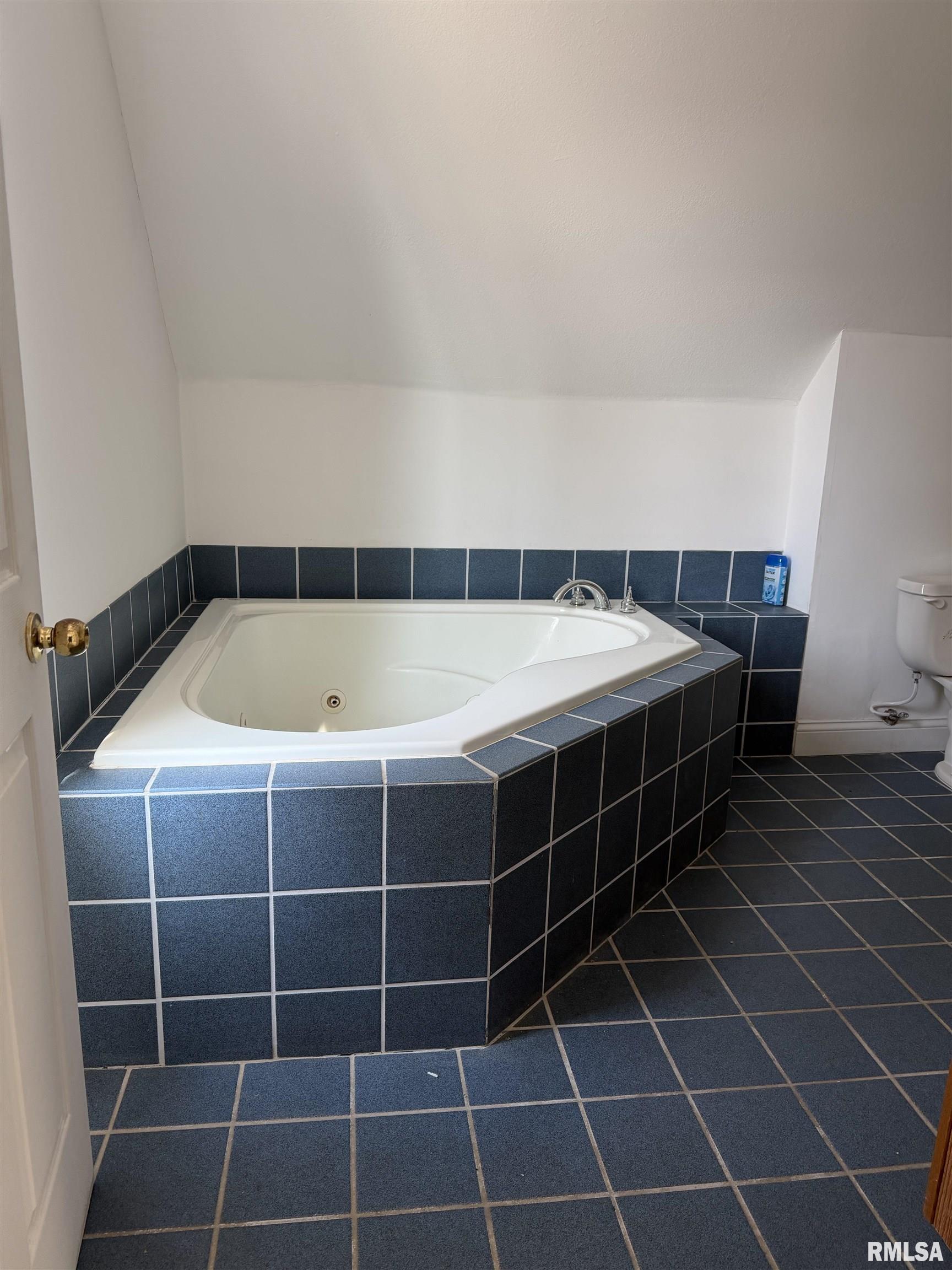 121 East Court Street Farmington, IL 61531 - Photo 17 of 19