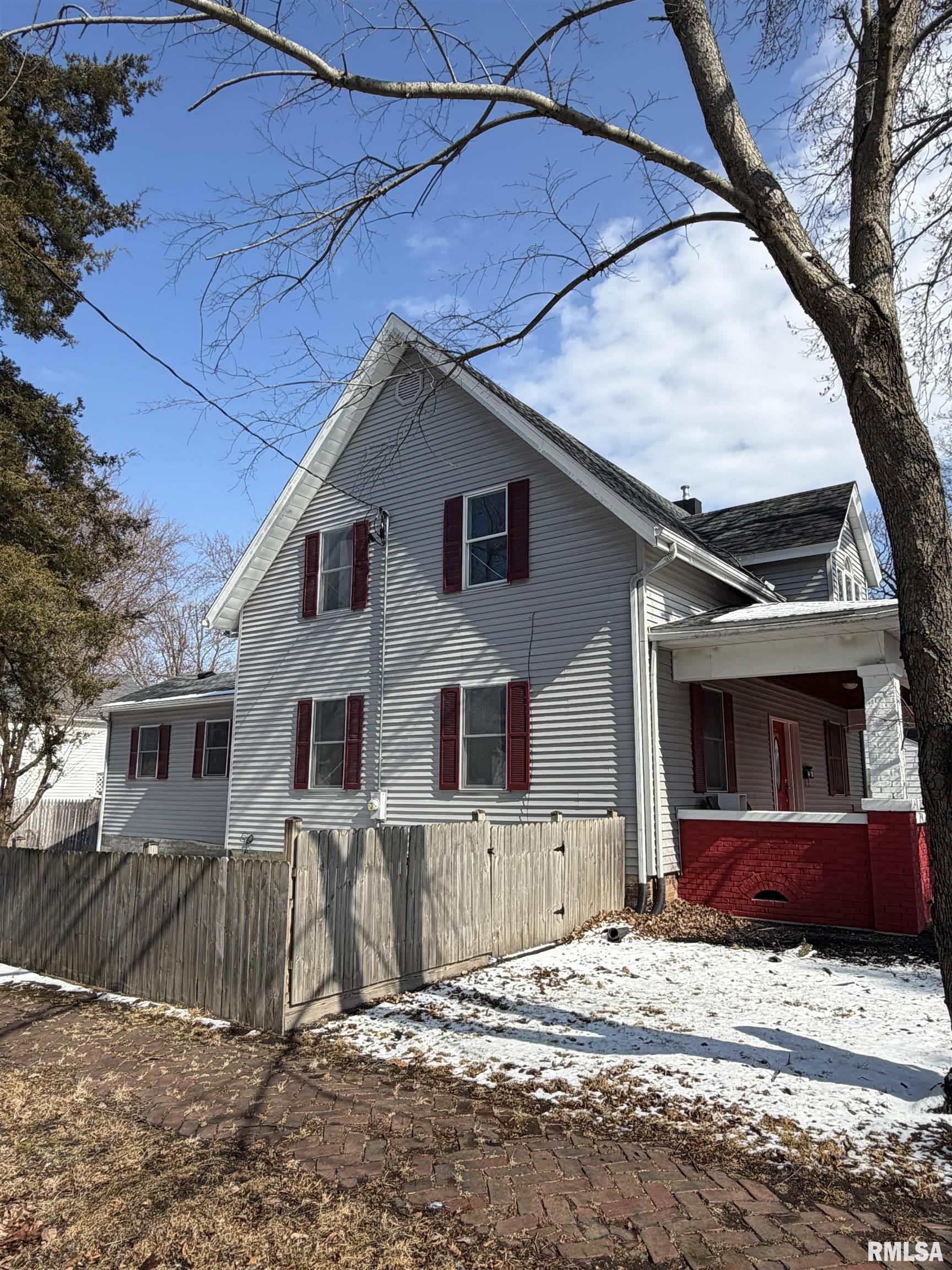 121 East Court Street Farmington, IL 61531 - Photo 4 of 21