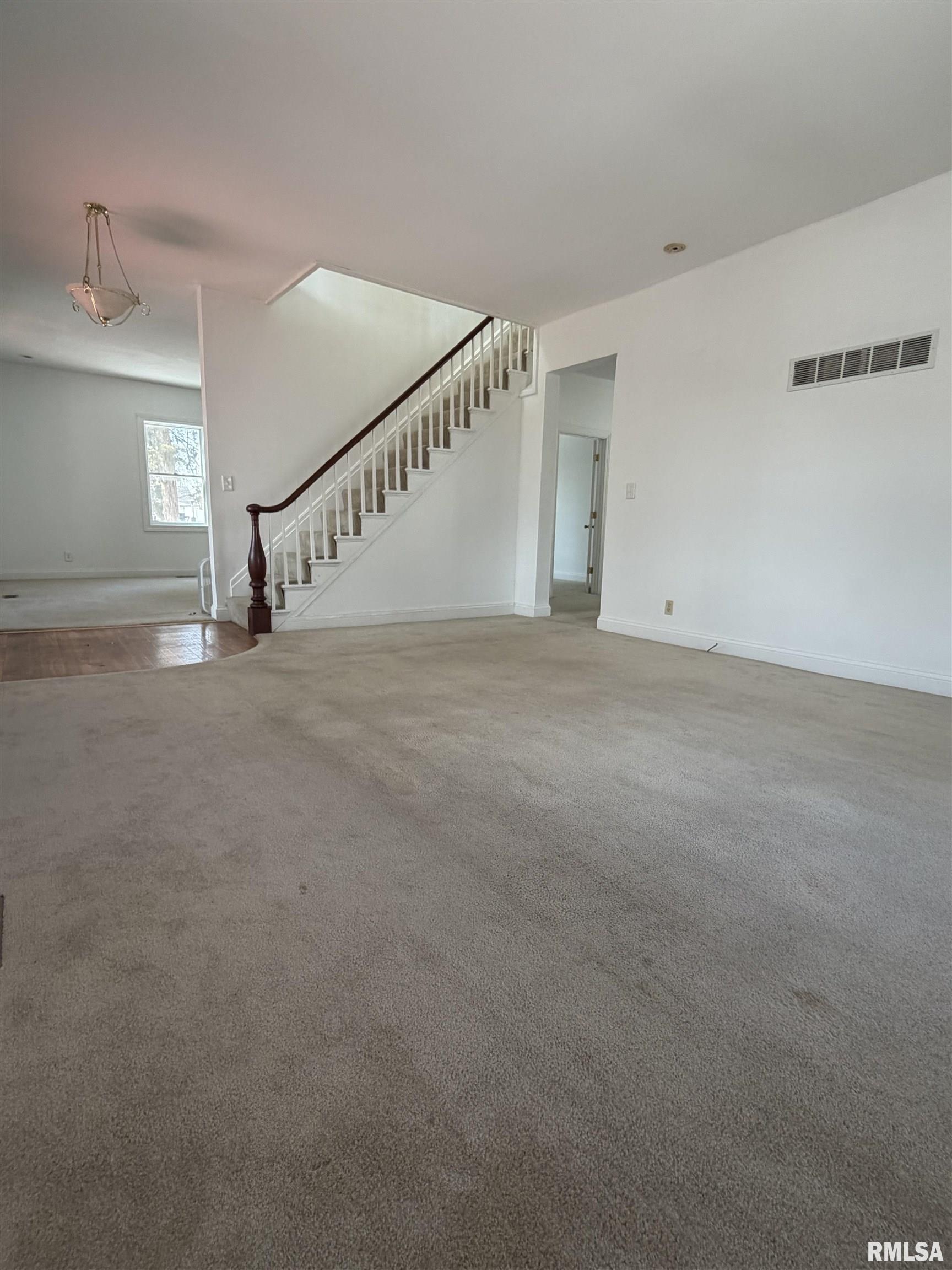 121 East Court Street Farmington, IL 61531 - Photo 5 of 19