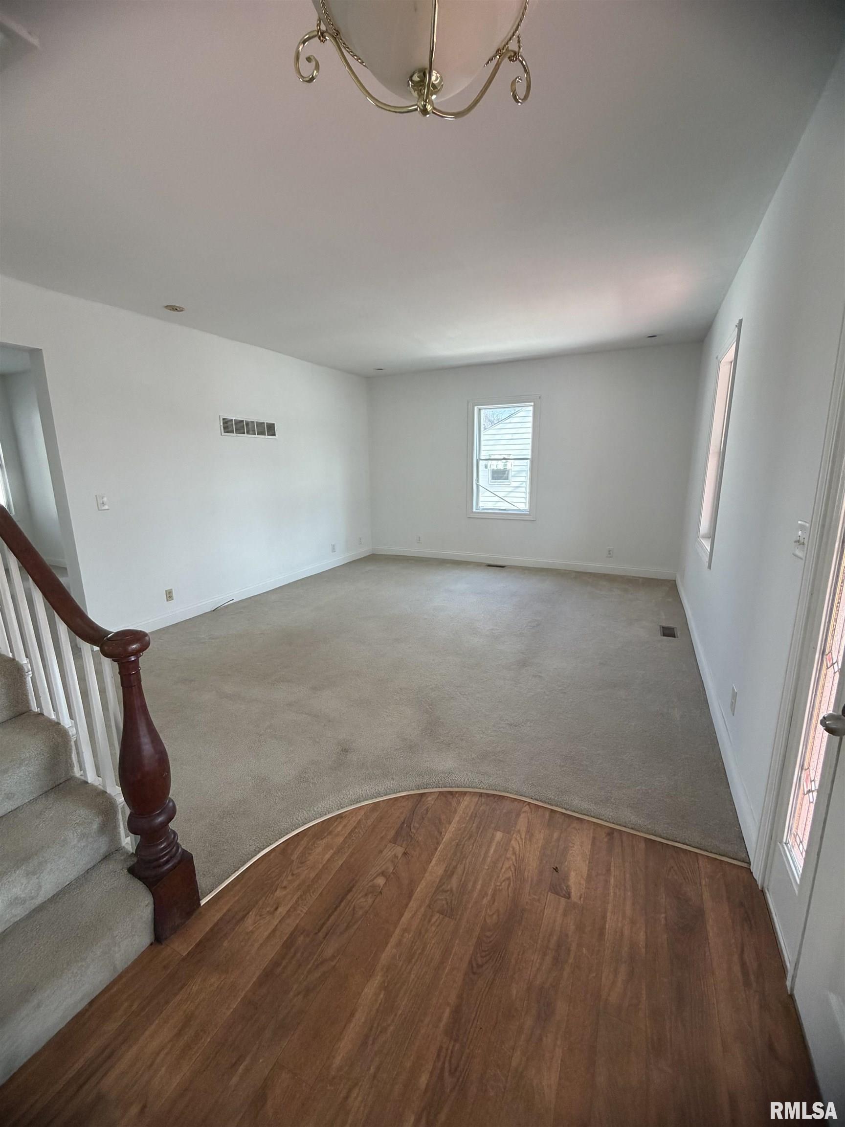 121 East Court Street Farmington, IL 61531 - Photo 8 of 21