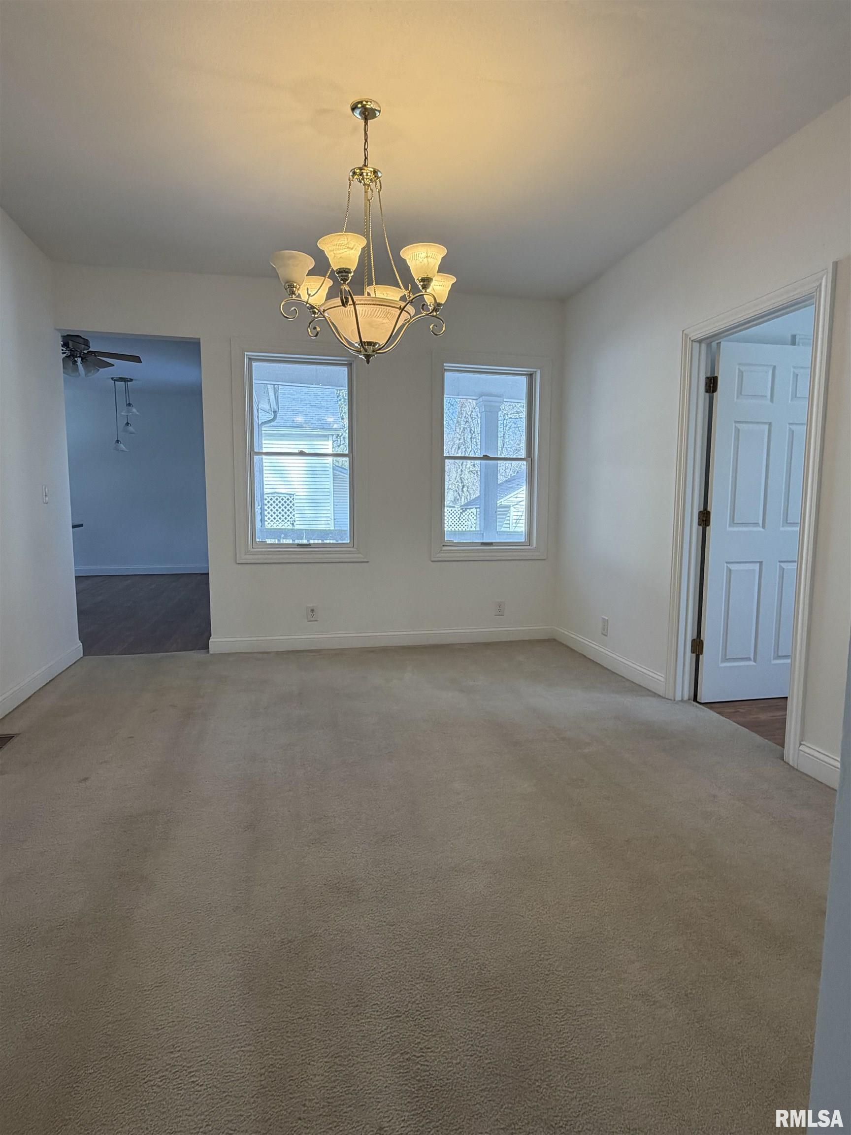 121 East Court Street Farmington, IL 61531 - Photo 9 of 21