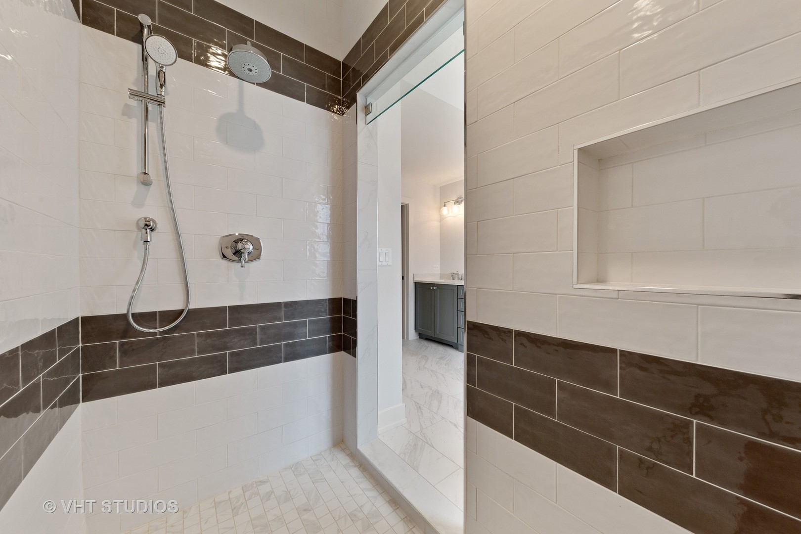 469 South Sunnyside Avenue Elmhurst, IL 60126 - Photo 21 of 37 a bathroom with a bathtub and a shower