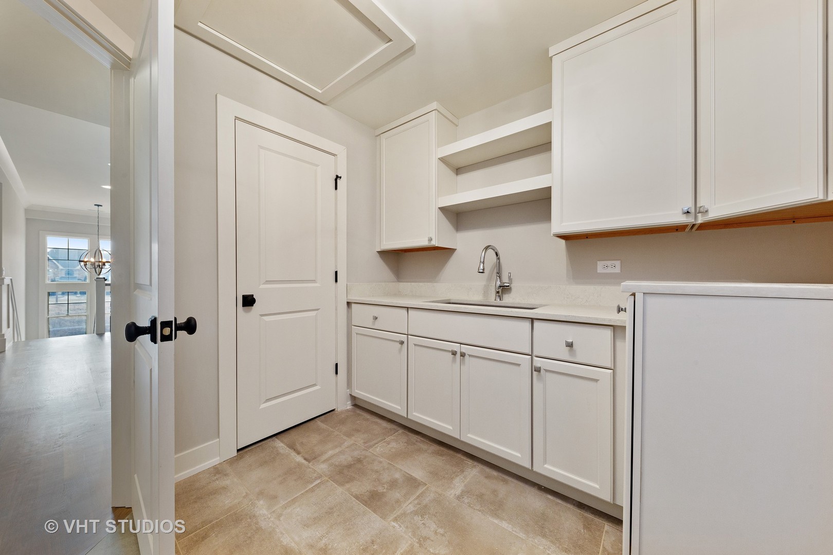 469 South Sunnyside Avenue Elmhurst, IL 60126 - Photo 32 of 37 a view of cabinets and window