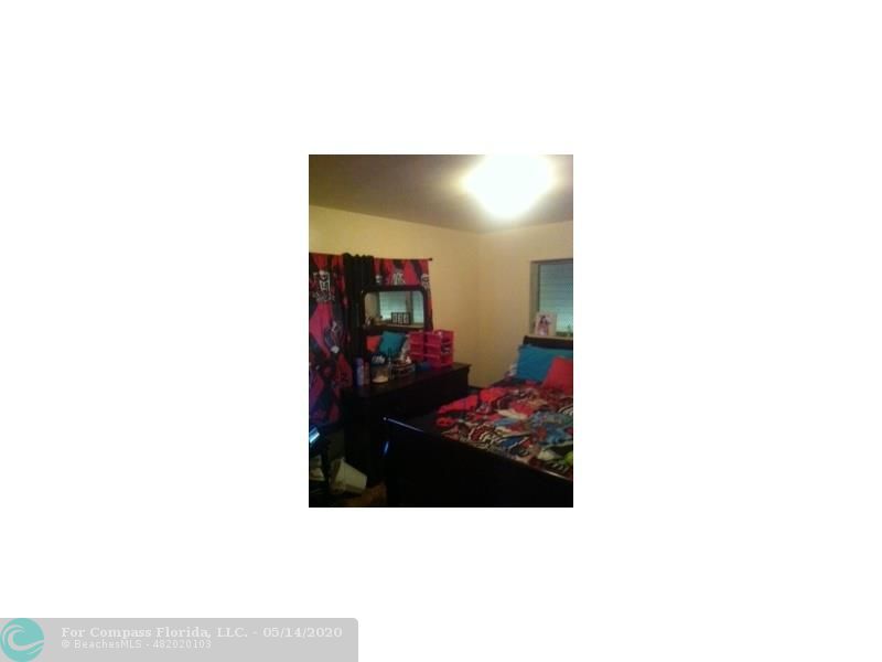 240 Northeast 27th Street Pompano Beach, FL 33064 - Photo 4 of 17 Bedroom