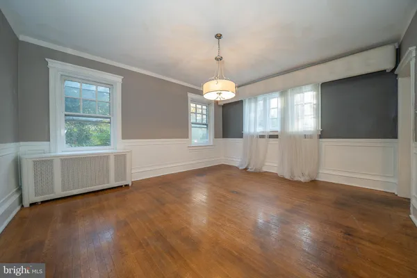 $2,800 | 709 East 20th Street, Chester, PA 19013