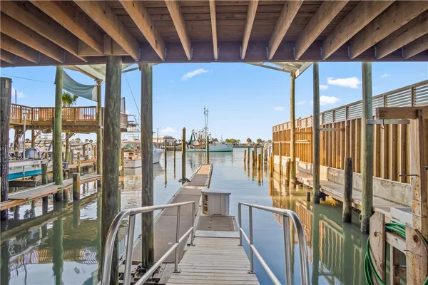 $4,500 | 318 West Cotter Avenue, Unit 2, Port Aransas, TX 78373