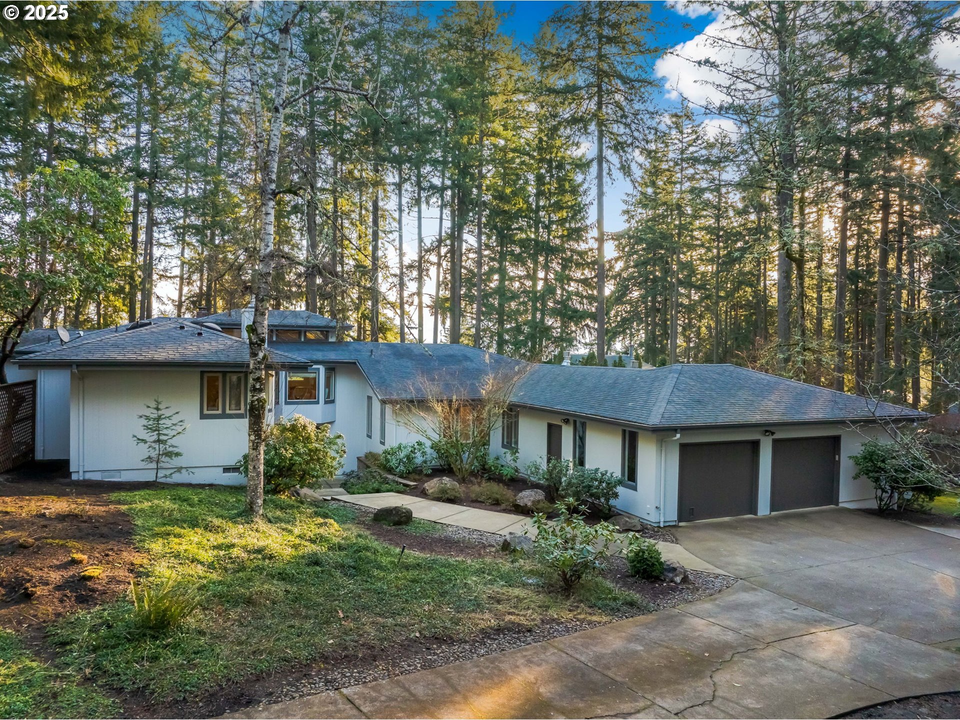 3835 Spring Boulevard Eugene, OR 97405 - Photo 5 of 48