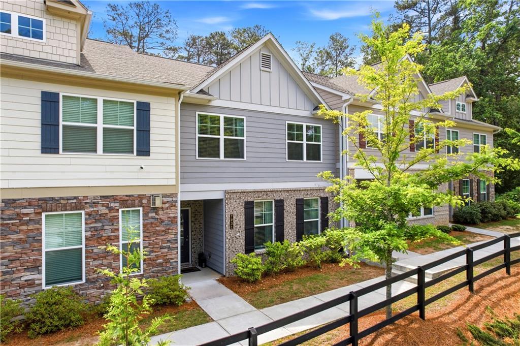 7031 Cedar Glen Road Atlanta, GA 30360 - Photo 2 of 27 Gallery Image 2