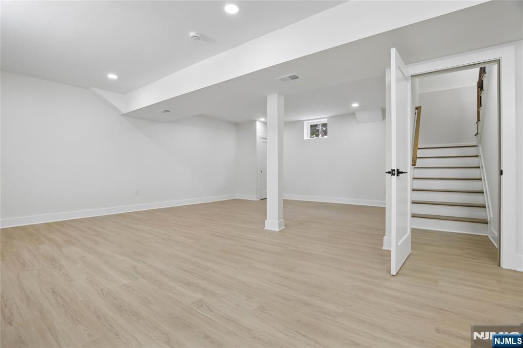 318 East Halsey Road Parsippany, NJ 07054 - Photo 32 of 38