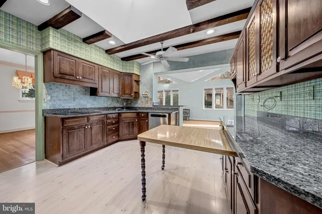 $1,290,000 | 4900 Yorktown Boulevard, Arlington, VA 22207