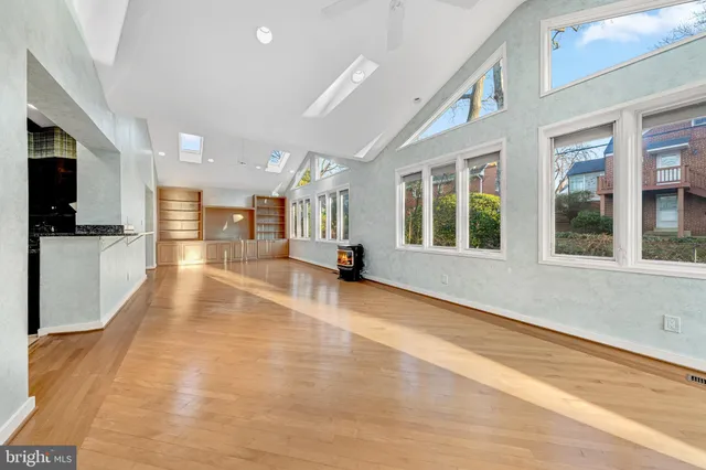 $1,290,000 | 4900 Yorktown Boulevard, Arlington, VA 22207