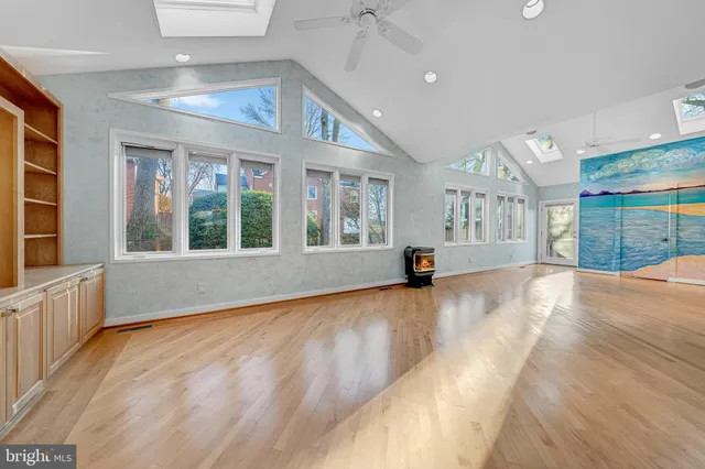 $1,290,000 | 4900 Yorktown Boulevard, Arlington, VA 22207