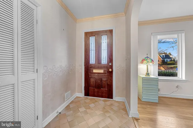 $1,290,000 | 4900 Yorktown Boulevard, Arlington, VA 22207