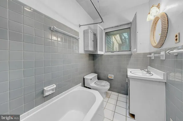 $1,290,000 | 4900 Yorktown Boulevard, Arlington, VA 22207