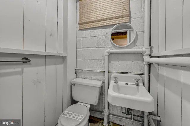 $1,290,000 | 4900 Yorktown Boulevard, Arlington, VA 22207