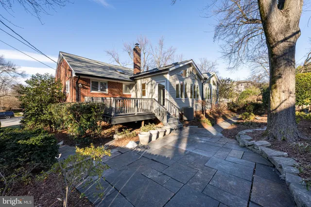 $1,290,000 | 4900 Yorktown Boulevard, Arlington, VA 22207