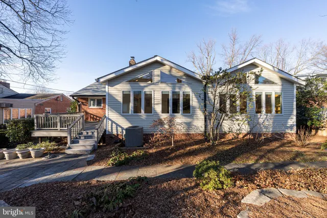 $1,290,000 | 4900 Yorktown Boulevard, Arlington, VA 22207