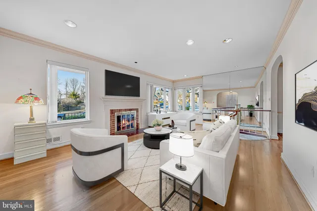 $1,290,000 | 4900 Yorktown Boulevard, Arlington, VA 22207