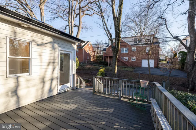 $1,290,000 | 4900 Yorktown Boulevard, Arlington, VA 22207