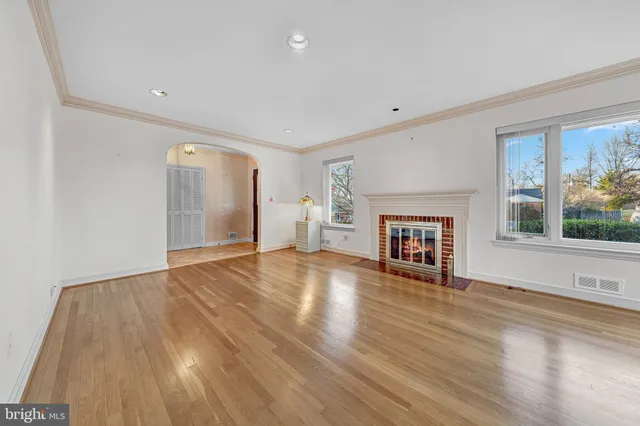 $1,290,000 | 4900 Yorktown Boulevard, Arlington, VA 22207