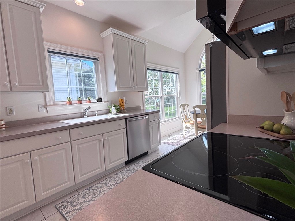 20 New London Road Pittsford, NY 14534 - Photo 16 of 39 Gallery Image 16