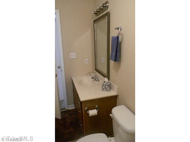 7004 Tree Hollow Road Thomasville, NC 27360 - Photo 13 of 16 Bath. 2nd Bath for guest rooms