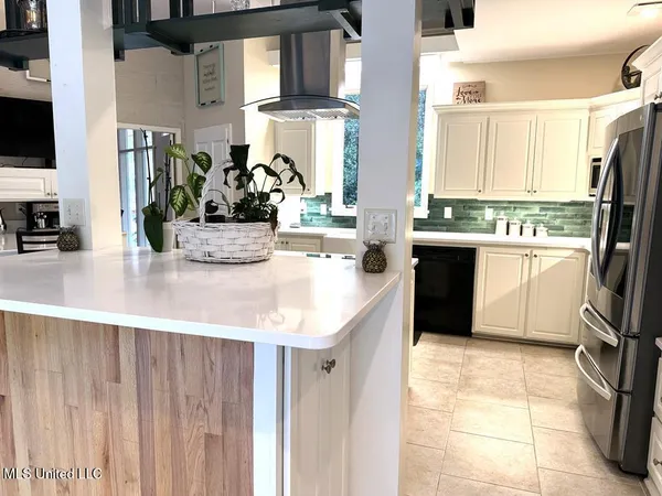 $379,000 | 102 Dana Road, Natchez, MS 39120