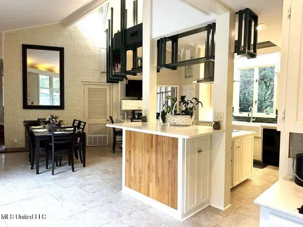 $379,000 | 102 Dana Road, Natchez, MS 39120