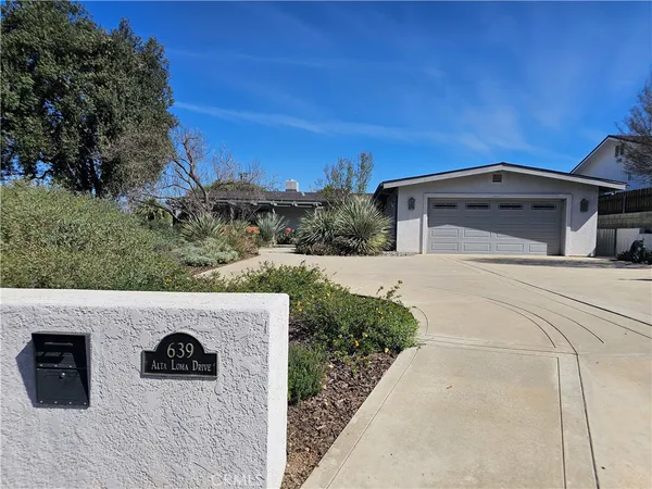 $3,700 | 639 Alta Loma Drive, Redlands, CA 92373