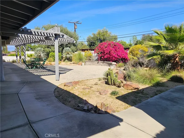 $3,700 | 639 Alta Loma Drive, Redlands, CA 92373